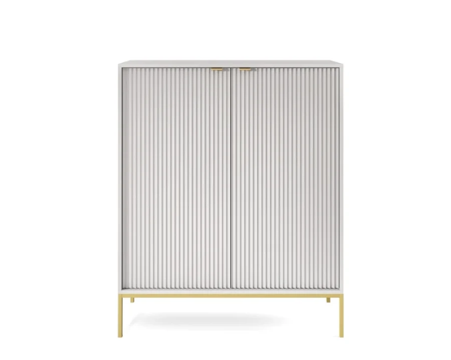 Elegantes weißes Highboard mit vertikalen Rillen und goldenen Füßen, Frontansicht.
