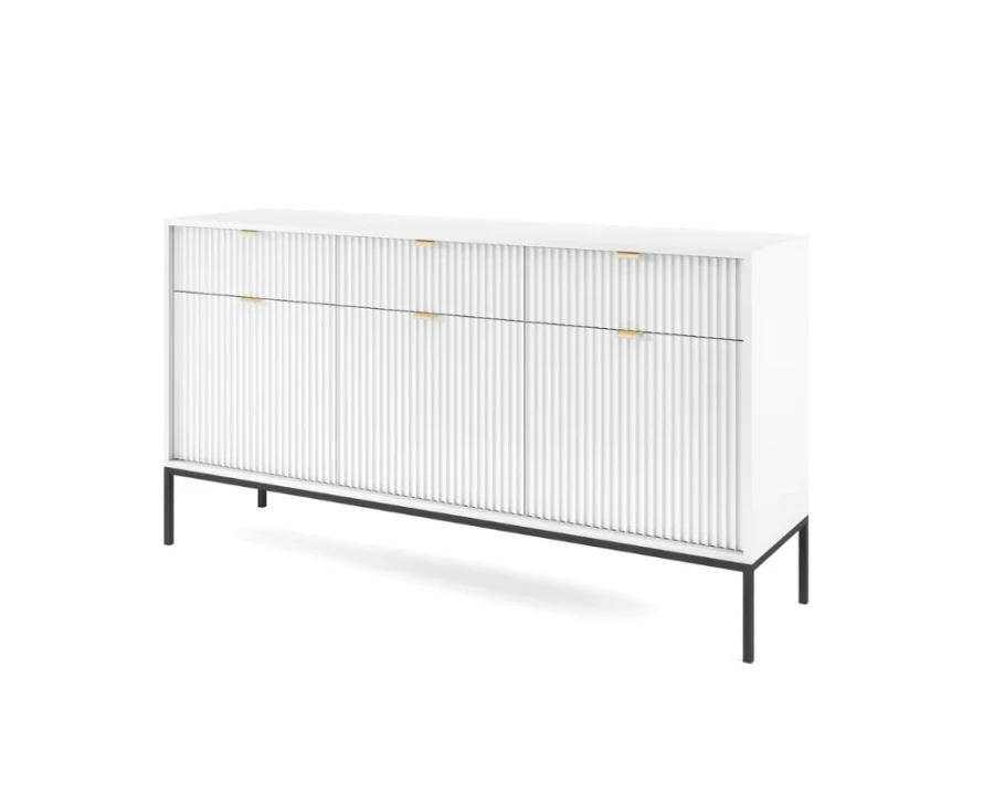 Seitenansicht eines weißen Sideboards mit moderner Lamellen-Front und minimalistischem Design.