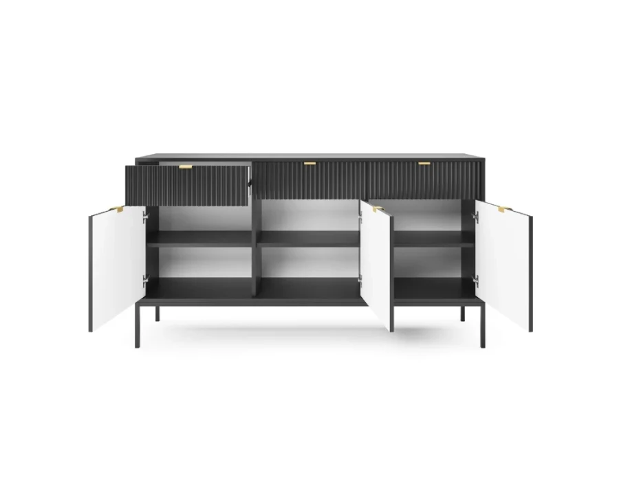 Geöffnetes schwarzes Sideboard mit viel Stauraum, Einlegeböden und einer ausziehbaren Schublade.