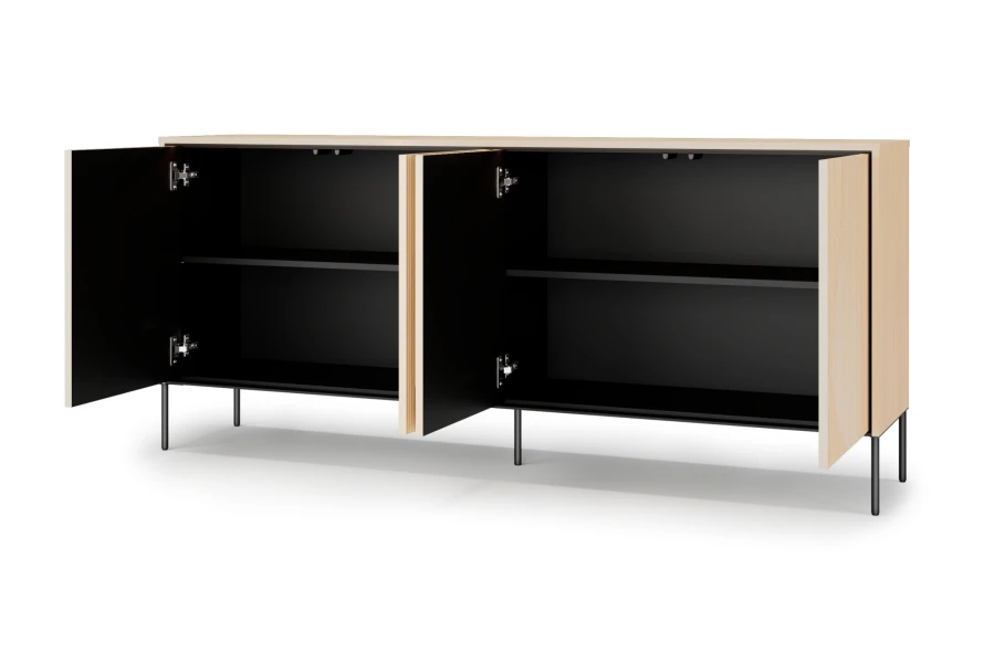 Detailansicht des leeren Sideboards Favos mit geöffneten Türen und dunklen Regalfächern im Inneren.