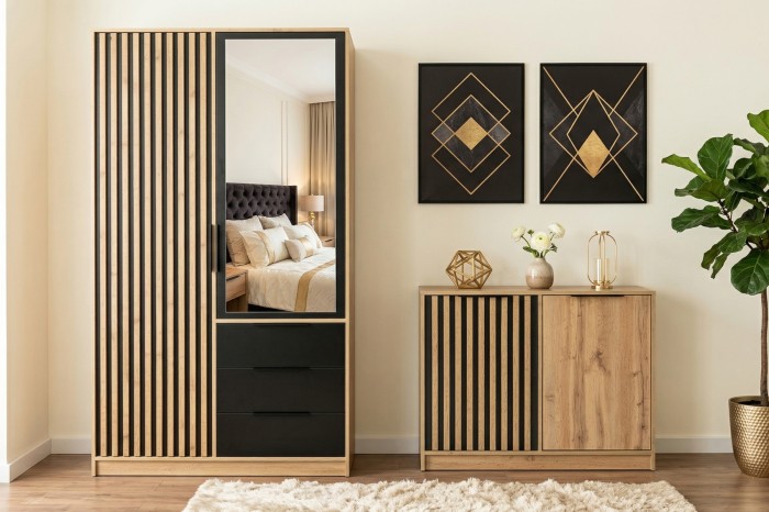 Einrichtungsidee Schlafzimmer: Eichen-Kleiderschrank und Kommode im modernen Lamellen-Look.