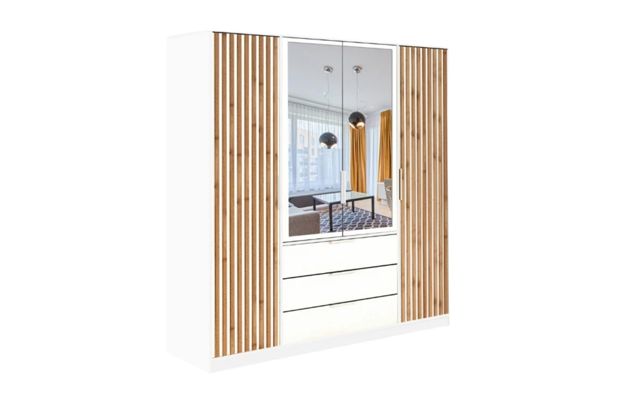 Weißer Kleiderschrank mit Holz-Lamellen und Spiegel auf weißem Hintergrund.