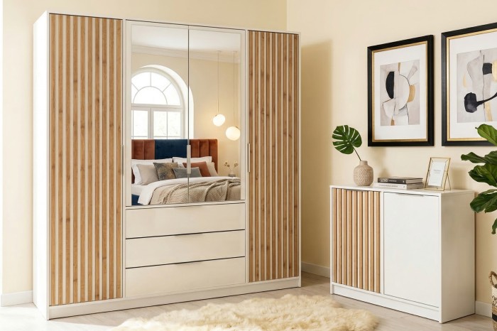 Moderner weißer Kleiderschrank mit Holzlamellen, Spiegeln und passender Kommode im Schlafzimmer.