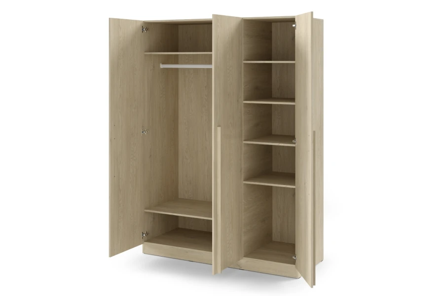 Innenleben Kleiderschrank mit vielen Regalböden und einer Kleiderstange.