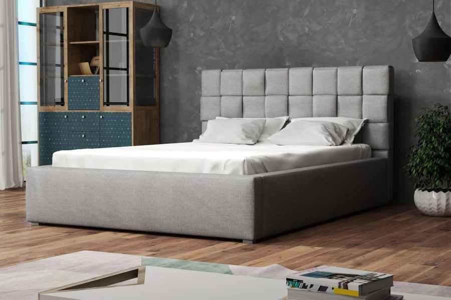 Modernes graues Polsterbett in einem stilvoll eingerichteten Schlafzimmer mit Holzmöbeln.