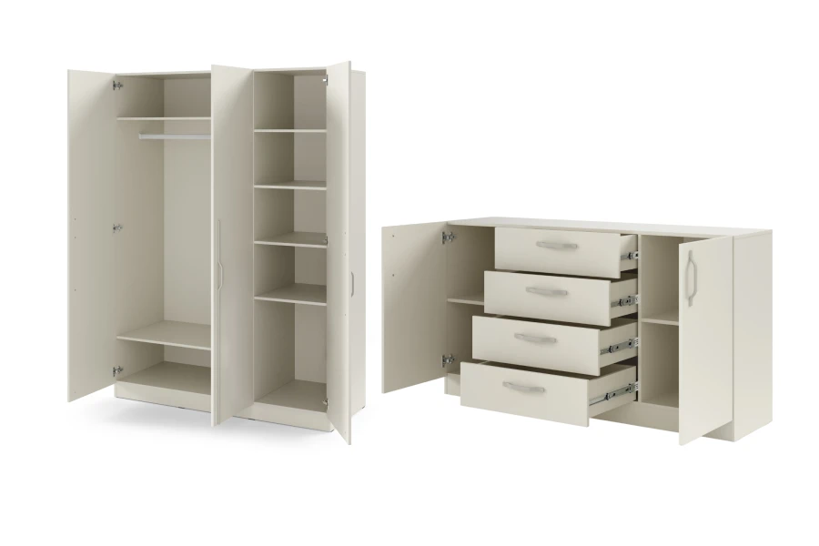 Geöffneter beiger Kleiderschrank mit Regalfächern und Sideboard.