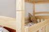 Nahaufnahme der stabilen Holzverbindung eines Kinder-Etagenbettes aus Massivholz.