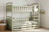 Salbeigrünes Etagenbett aus Holz mit Ausziehbett und Schubladen für das Kinderzimmer.