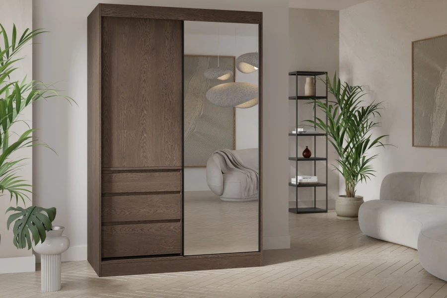 Moderner Schwebetürenschrank in Eiche dunkel mit großem Frontspiegel und integrierten Schubfächern.