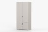 Beiger viertüriger Schrank für Schlafzimmer oder Büro in minimalistischem Design.
