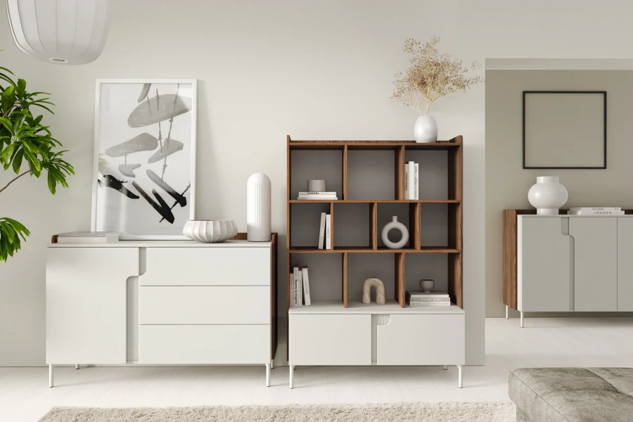 Modernes weißes Sideboard und passendes Holzregal im minimalistischen Stil.