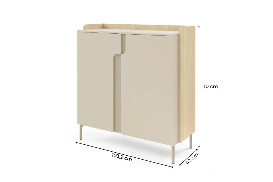 Maßangaben für beige Kommode: 103,2 cm Breite, 110 cm Höhe und 42 cm Tiefe.