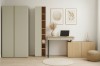 Skandinavisches Home-Office mit grünem Schrank, Holz-Sideboard und modernen Wandbildern.