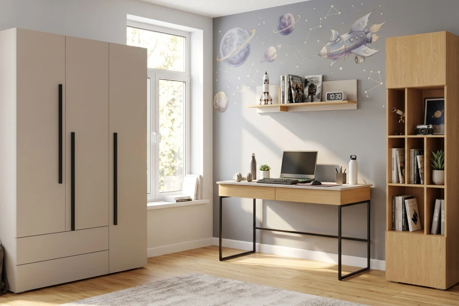 Modernes Kinderzimmer mit Schreibtisch, Kleiderschrank und Weltraum-Motiven an der Wand.