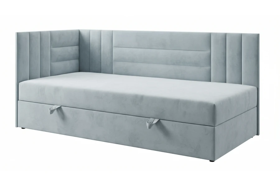 Hellblaues Daybed mit Bettkasten und gesteppter Rückwand auf weißem Hintergrund.
