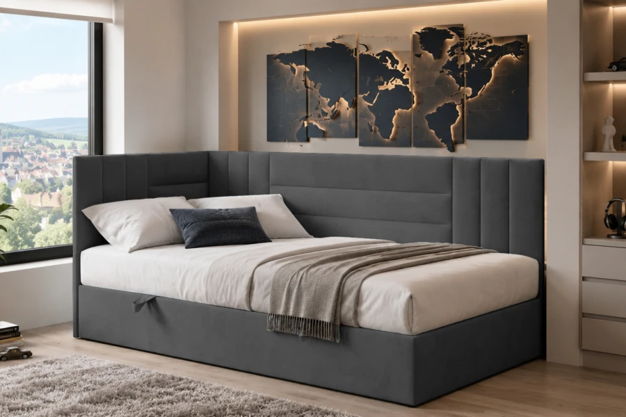 Graues Polster-Eckbett mit gemütlicher Liegefläche und modernem Wandbild.