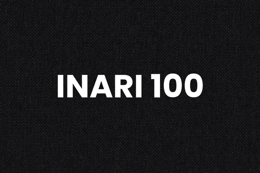 Stoffprobe Inari 100 in Schwarz für hochwertige Polstermöbel-Bezüge.