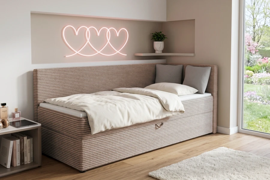Modernes beiges Daybed mit Kord-Bezug und Herz-Neon-Deko, Ansicht von links.