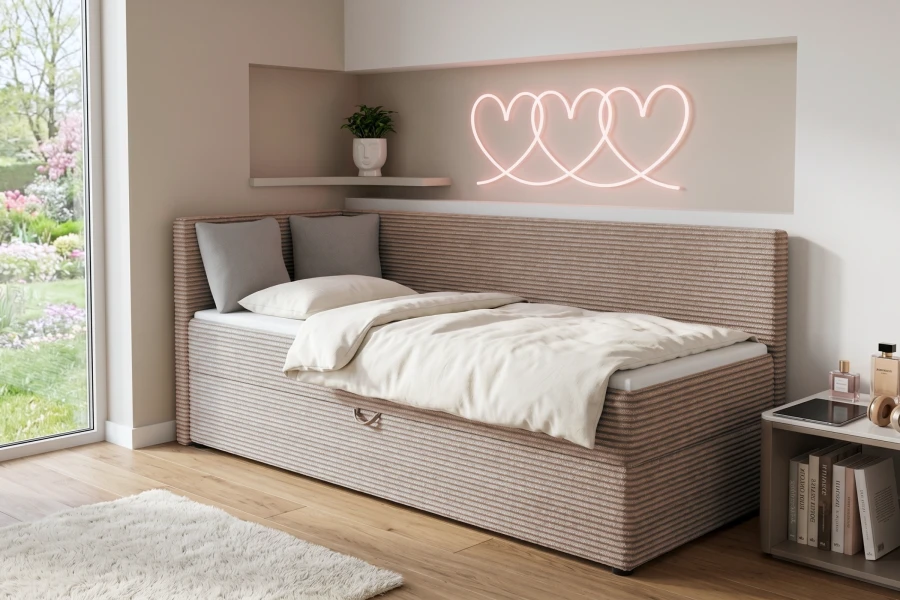 Beiges Kojenbett mit Cord-Stoff und Herz-Lichtleiste, Ansicht von rechts.