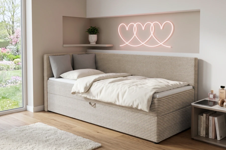 Helles Schlafzimmer mit beigem Cord-Funktionsbett und Blick in den Garten.