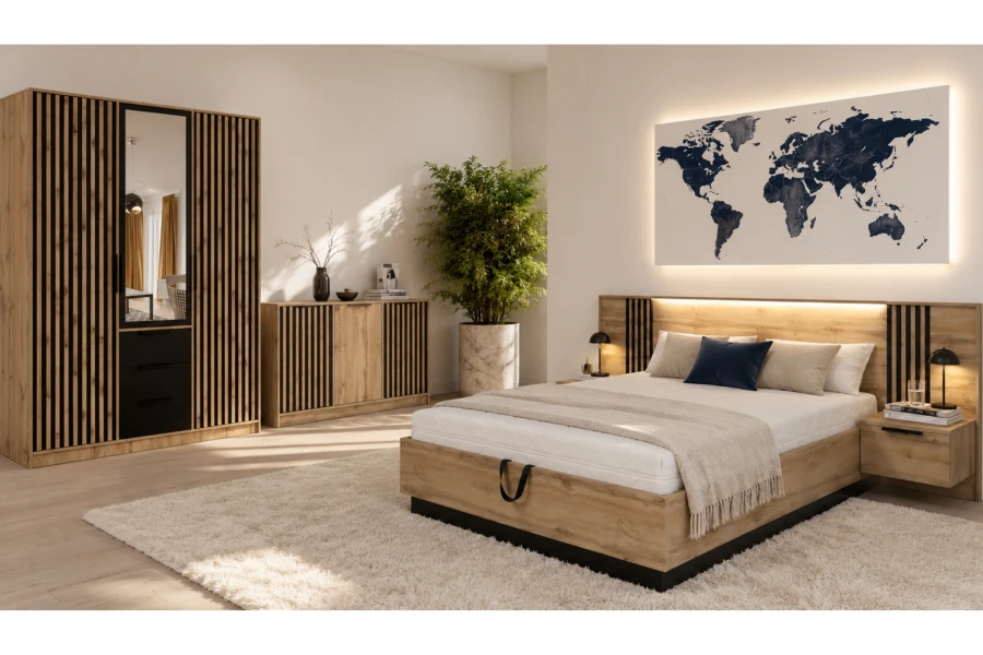 Schlafzimmer-Komplettset mit Kleiderschrank, Bett und dekorativer Weltkarte.
