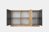 Geöffnetes Sideboard in Eiche-Optik mit sechs geräumigen Innenfächern für viel Stauraum.