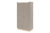 Moderner zweitüriger Kleiderschrank SA1 in Taupe mit eleganten Ledergriffen und Holzsockel.