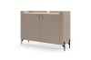 Modernes 2-türiges Sideboard SOVI in Macadamia mit schwarzen Füßen und Ledergriffen.