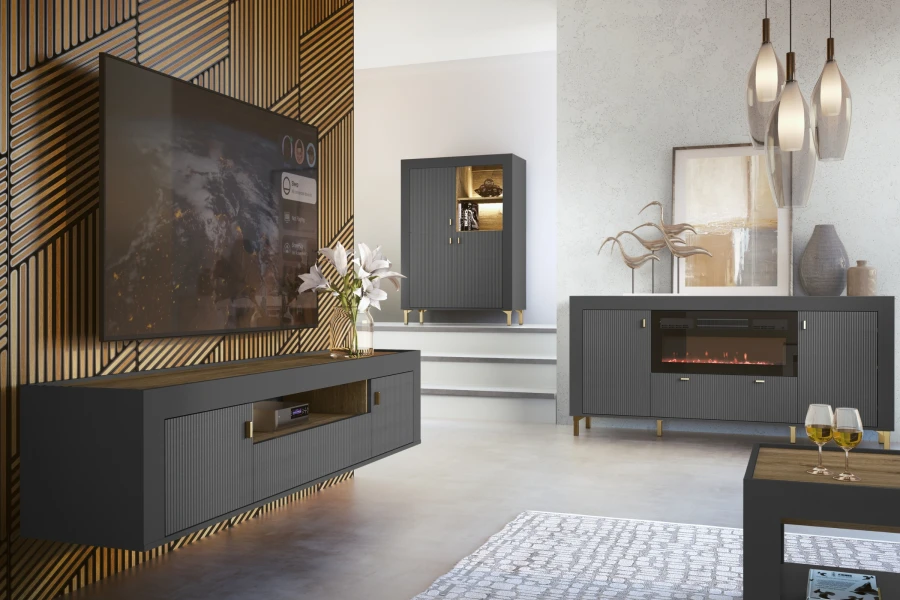 Modernes Wohnzimmer mit hängendem Lowboard und Sideboard mit Elektrokamin.