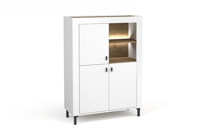 Weißes Highboard mit stimmungsvoller LED-Beleuchtung im offenen Regalfach.