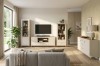 Modernes Wohnzimmer-Set mit TV-Board, Vitrine und Sideboard in Beige und Eiche.