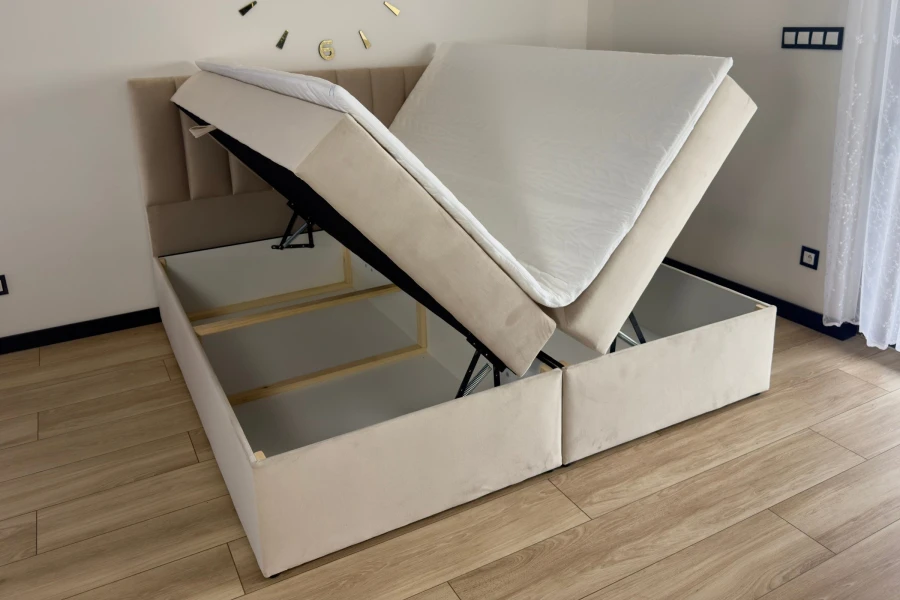 Boxspringbett VIKA mit praktischem, beidseitig aufklappbarem Bettkasten für Stauraum.