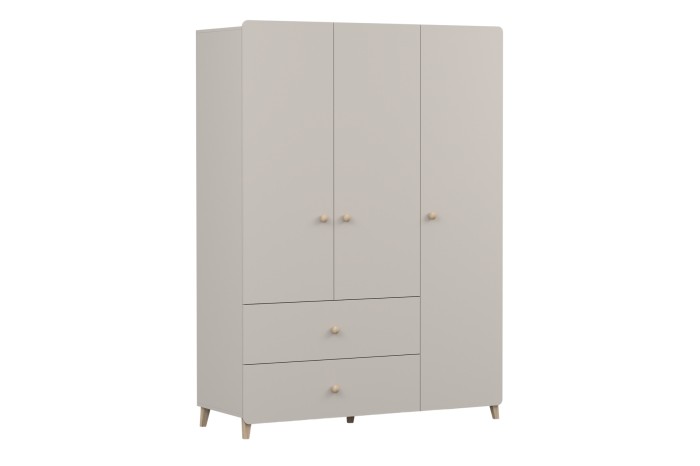 Beiger Kleiderschrank mit 3 Türen und Holzknöpfen in der Schrägansicht.