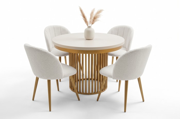 Moderner runder Esstisch in Beige mit goldenem Lamellengestell und vier weißen Polsterstühlen.