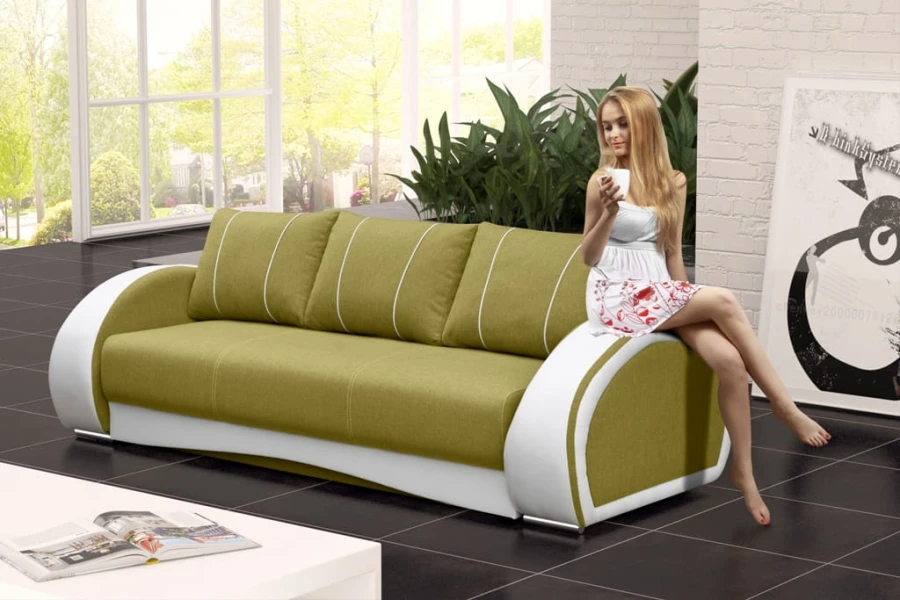 Olivgrünes Design-Sofa mit weißen Akzenten und bequemen Kissen.